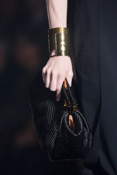 Look 11